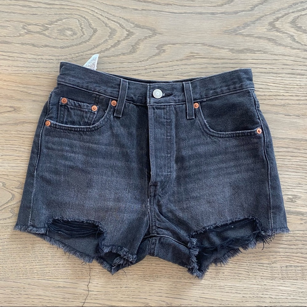 🖤Authentic Levi’s 501 denim shorts🖤